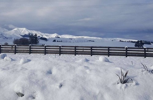 Ashwick Flat Apartment | Modern Lake Opuha Studio Apartment - 30 Mins From Mt Dobson Skifield