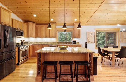 Kingswood Estates House | Modern Lake Tahoe Retreat! Minutes to Skiing, Parks, and Beaches