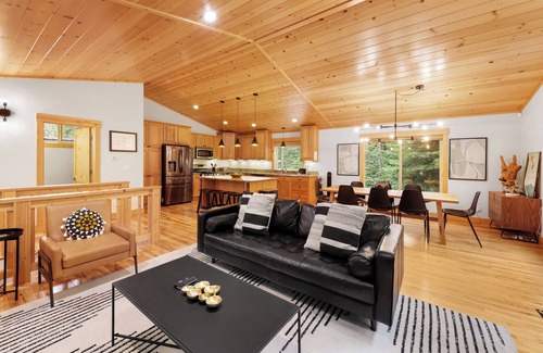 Kingswood Estates House | Modern Lake Tahoe Retreat! Minutes to Skiing, Parks, and Beaches
