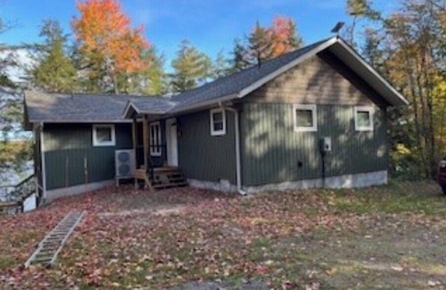 The Archipelago Cottage | Modern Lakefront Muskoka Cottage. Family friendly retreat on a pristine lake!