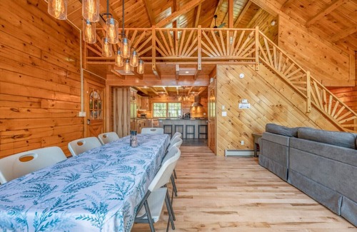 Old Town Cabin | Modern Lakefront Cabin | Hot Tub | Stunning Views