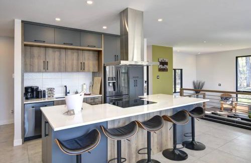 Chertsey Ski Chalet | Modern Lakefront Chalet Private Jacuzzi Dock