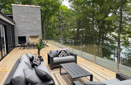 Selwyn Cottage | Modern Lakefront Gem on Clear Lake