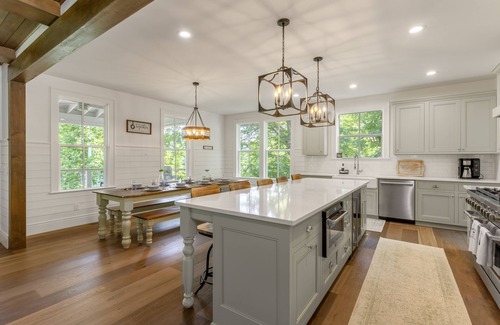 Jacksboro House | Modern lakefront retreat with private dock, game room, grill, & boat access