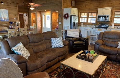 Falls of Rough Cabin | Modern Lakefront Log Cabin on Rough River Lake