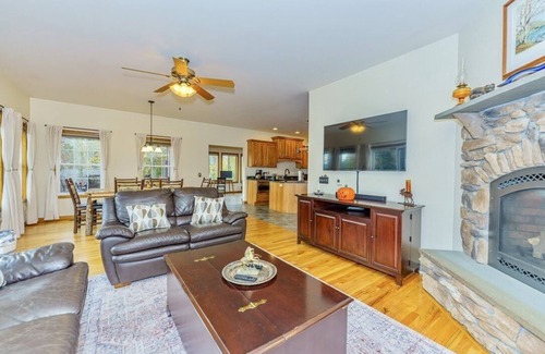Fort Ann House | Modern Lakehouse-Chalet: Dock, Beach, Bar, +