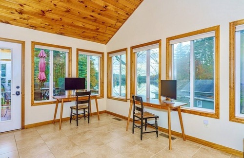 Fort Ann House | Modern Lakehouse-Chalet: Dock, Beach, Bar, +