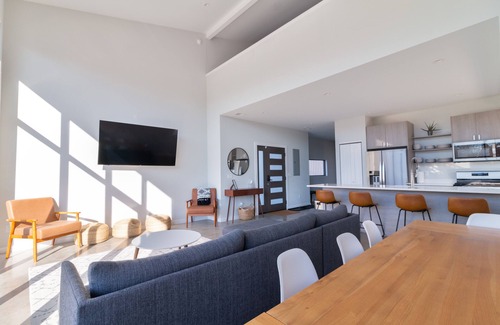 Stevensville House | Modern Lakehouse with private heated pool near New Buffalo