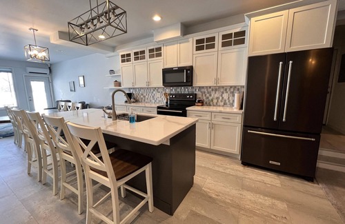 Solon Springs Apartment | Modern Lakeside Condo: Scenic Views & Abundant Amenities Await