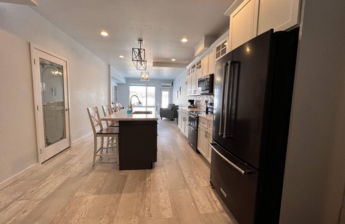Solon Springs Apartment | Modern Lakeside Condo: Scenic Views & Abundant Amenities Await