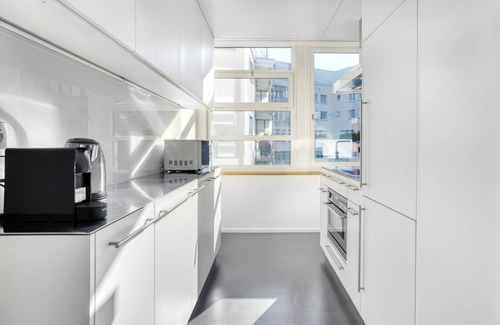 Langstrasse Apartment | Modern Langstrasse 2.5 Room w/Storage, 5 mins to Tram, by Blueground