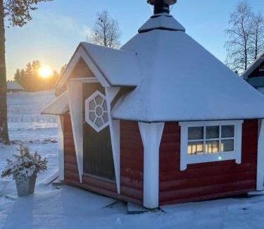 Slagnas House | Modern Lapland Cottage with Outdoor Sauna & BBQ Hut