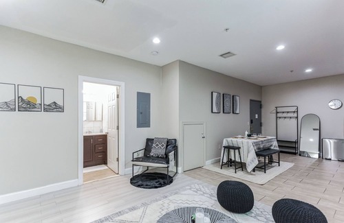 Chinatown Apartment | Modern large 2-bedroom apartment in Central Philadelphia!
