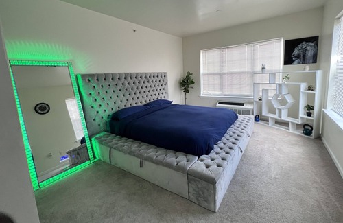 East Orange Apartment | MODERN large apartment w/ 2 FREE PRKNG spots