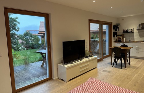 Konigsdorf Apartment | Modern, large terrace, garden and lots of sun.