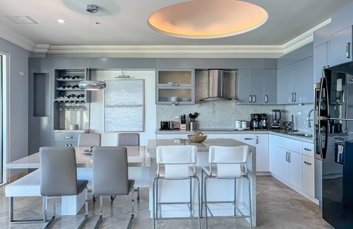 Rosarito Condo | Modern-LasOlasCondo-Pools&Jacuzzis-6thFLR-Rosarito