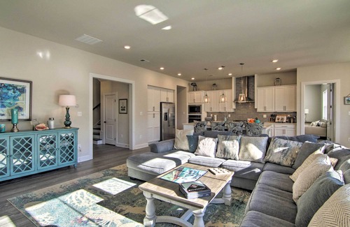 Lewes Cottage | Modern Lewes Home w/Deck, Grill + Pond View!