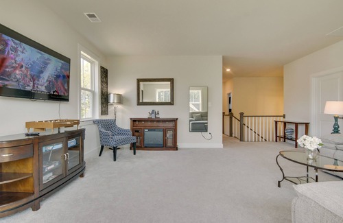 Lewes Cottage | Modern Lewes Home w/Deck, Grill + Pond View!
