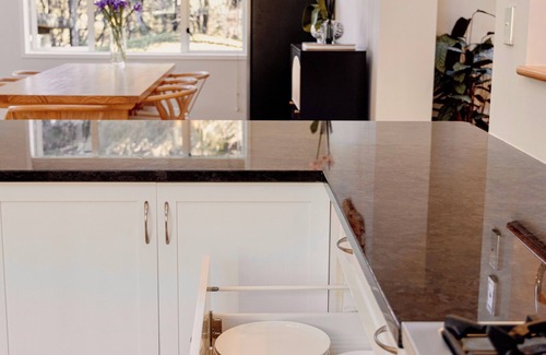 Greenhithe Villa | Modern Lifestyle Retreat With Stunning City View