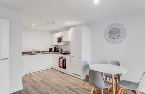 Bordesley Apartment | Modern & Light 2 Bed Flat in Central Birmingham