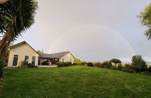 Ruatangata West House | Modern living, Country lifestyle - fantastic area for families