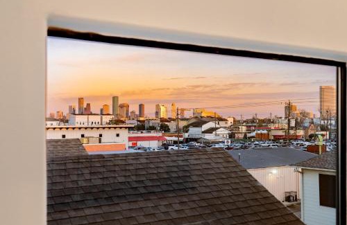 Washington Ave./ Memorial Park House | Modern Living in Houston 3-Story Near Everything