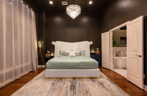 Washington Ave./ Memorial Park House | Modern Living in Houston 3-Story Near Everything