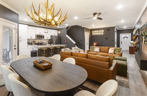 College Station House | Modern Living Near Texas A&M, College Station