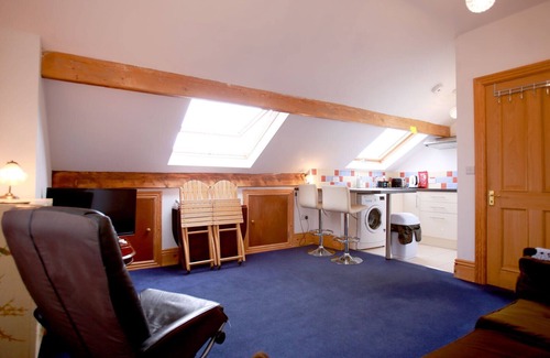 Heeley Apartment | Modern Lodgings, Victorian home - Tamworth House, Sheffield.