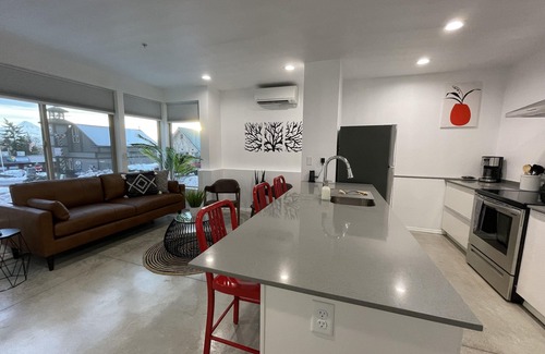 White Salmon Apartment | Modern loft downtown White Salmon #01