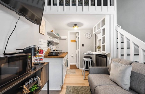Southwest Raleigh Apartment | Modern Loft Downtown Raleigh