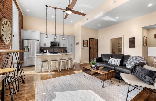 Downtown Knoxville Condo | Modern Loft, Small Dog Friendly, 2 Parking Passes, Sleeps 6
