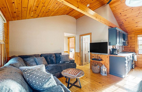 Lincolnville Cabin | Modern log cabin with patio, grill, and washer/dryer
