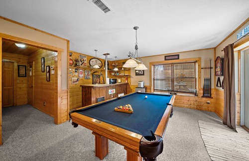 Todd Cabin | Modern Log Cabin with all the Amenities