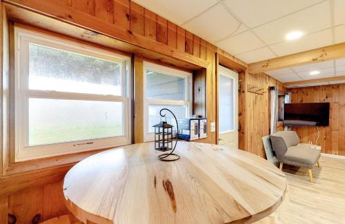 Montgomery Center Apartment | Modern Log Chalet - Lower Unit