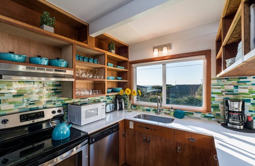 Arch Cape House | Modern Love by AvantStay | Serene Home in Arch Cape w/Large Yard!