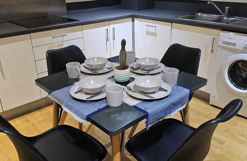 North Finchley Apartment | Modern & Lovely 2 Bed in London