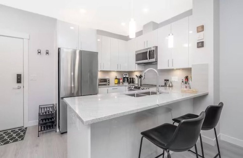 Mission Apartment | Modern Lush Living