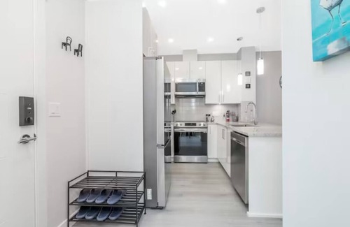 Mission Apartment | Modern Lush Living
