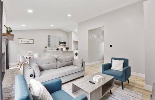 Island Lake House | Modern Lux Escape: 3BR & Gameroom