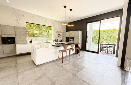 Fairfax District House | Modern Lux Masterpiece: Games,Views,Rooftop,Pool