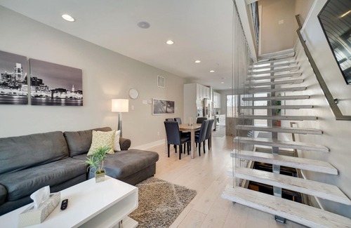 Newbold House | MODERN LUX Townhome w/Roof Deck + Crib & High Chair
