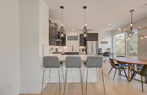 Parker House | Modern - Lux Townhouse w/private garage