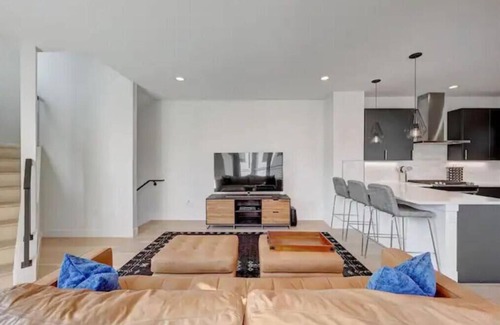 Parker House | Modern - Lux Townhouse w/private garage
