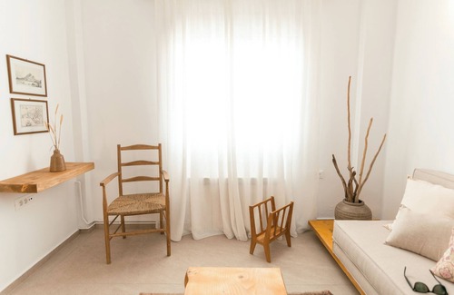 Kos Apartment | Modern LuxArt Apt 5' from Kos DΤ & beach. Ideal for couples.