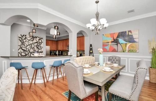 Washington Ave./ Memorial Park House | Modern | Luxe | 3BR/3.5Ba Spacious Home | Walkable