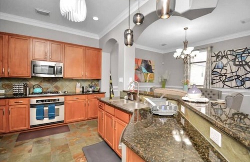 Washington Ave./ Memorial Park House | Modern | Luxe | 3BR/3.5Ba Spacious Home | Walkable