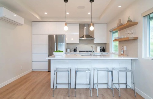 Bay Ho Apartment | Modern Luxe Escape! Heart of San Diego