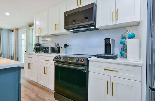 Methuen House | Modern Luxe getaway unit with Hot tub/fire-pit