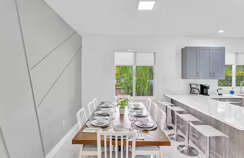 Cutler Bay House | Modern Luxe Villa with Heated Pool & Resort Vibes